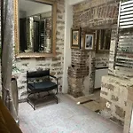 Atelier D Artiste Sur L Ile Saint Louis Apartment