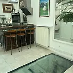 Apartment Atelier D Artiste Sur L Ile Saint Louis *