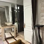Apartment Atelier D Artiste Sur L Ile Saint Louis