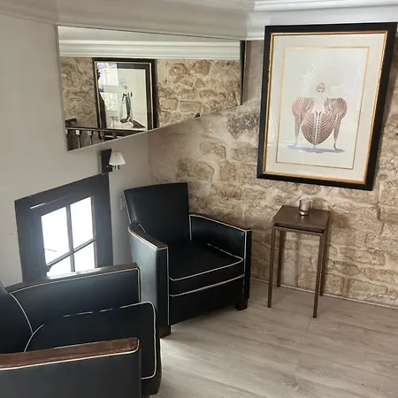 Atelier D Artiste Sur L Ile Saint Louis *